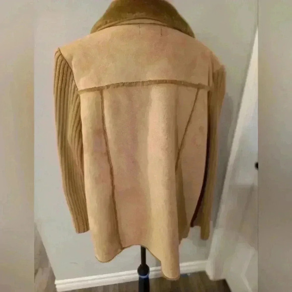 Womens faux  fur jacket - Picture 3 of 5